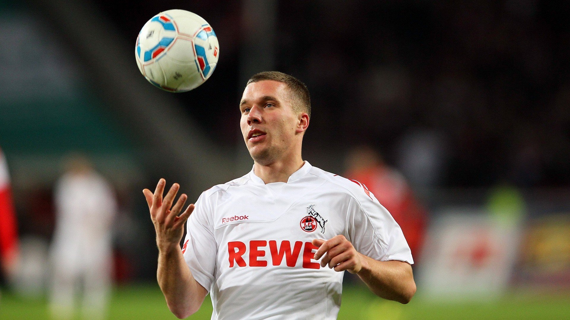 XINGKONG ESPORTS-拜仁火力全开，击退博卡青年，拜仁进攻